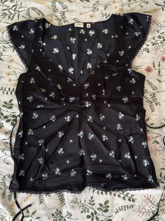 Wilfred Tops - Wilfred Black Floral V-Neck Tie-Waist Blouse
